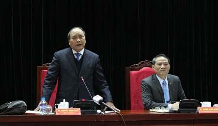 Le vice-Premier Ministre Nguyen Xuan Phuc travaille dans la province de Son La - ảnh 1